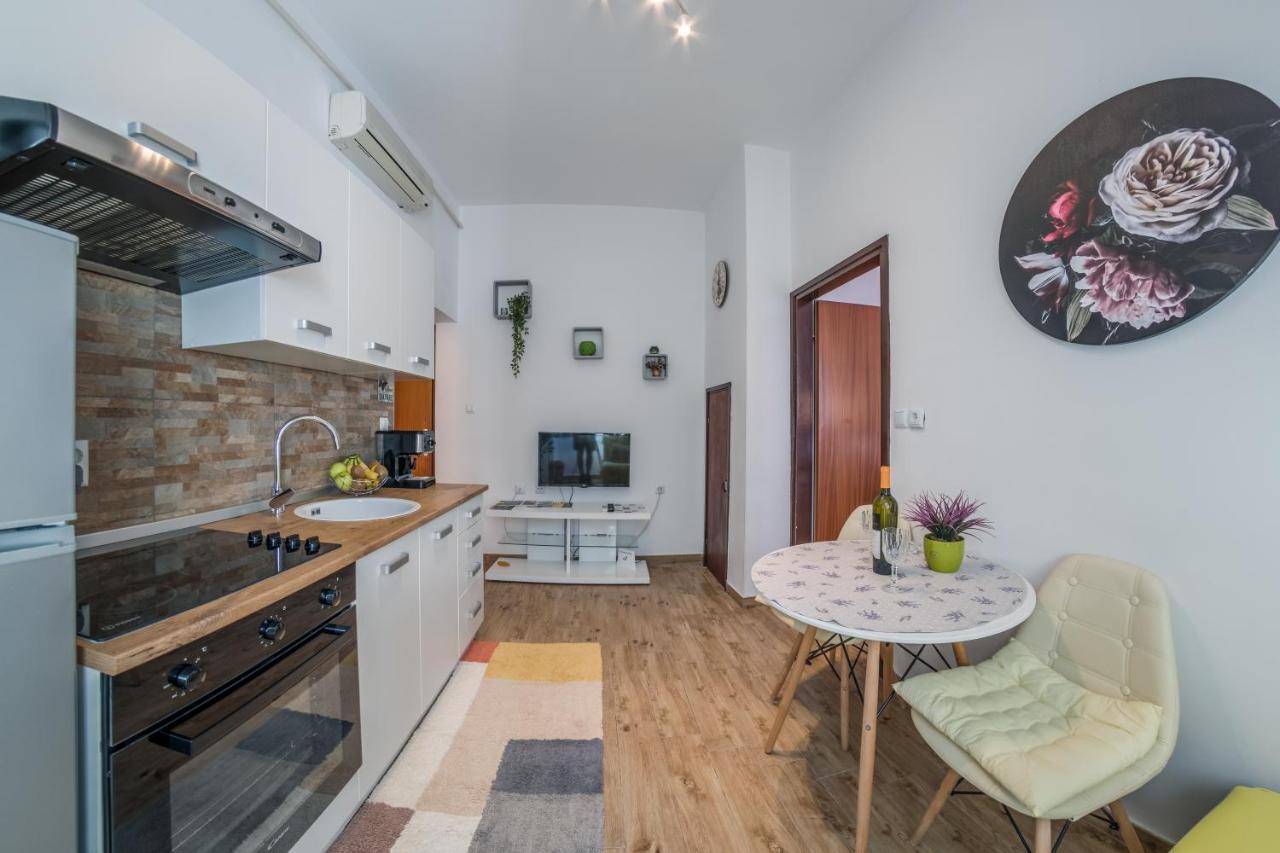 Apartment Ljube Pula Buitenkant foto