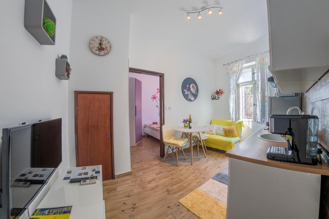 Apartment Ljube Pula Buitenkant foto